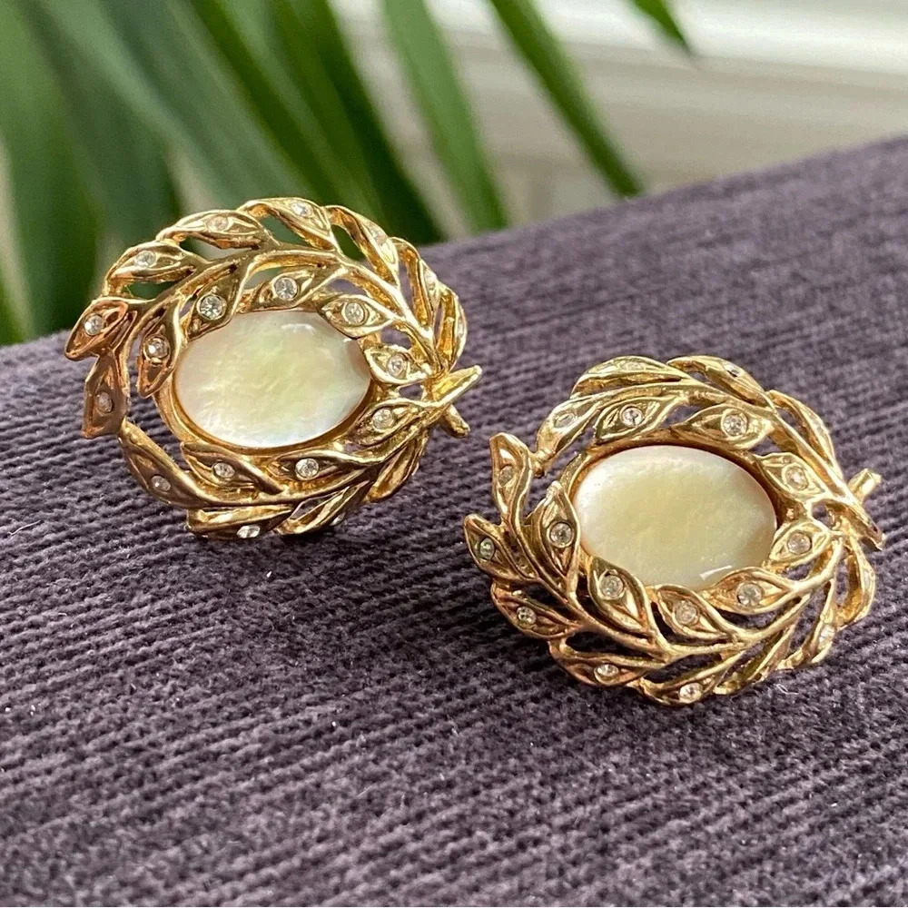 Butler Fig Laurel Leaf and Mother of Pearl Gold Tone Clip On Vintage Earrings